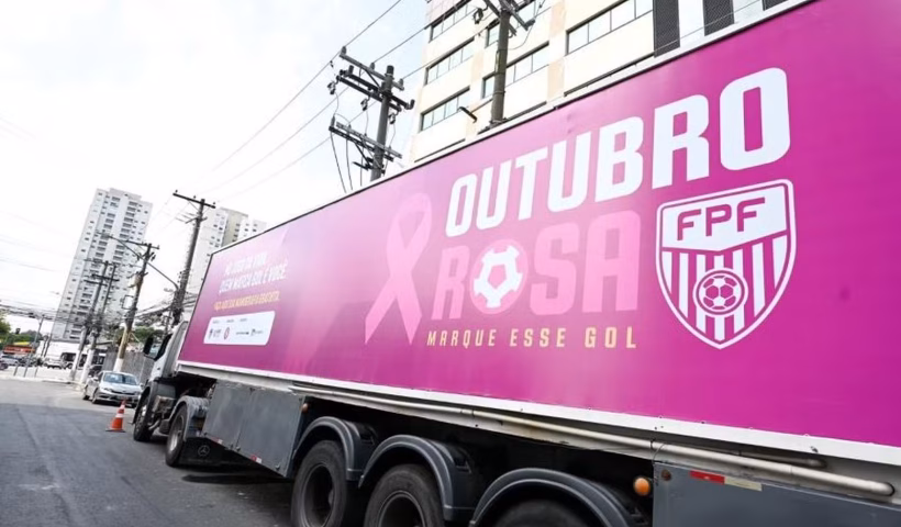 Carreta do Outubro Rosa da FPF