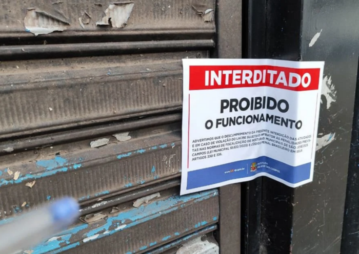 Operação Padroeira interdita duas adegas, notifica outras cinco e registra prisões por homicídio, tráfico de drogas, roubo e furto em São José dos Campos.