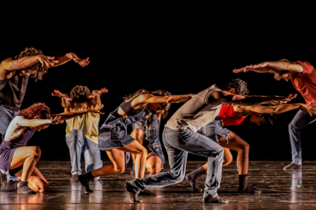 Guaratinguetá recebe nesta sexta-feira (16) o espetáculo gratuito “Sonhos Vividos”, do Ballet Stagium, inspirado na trajetória de Elis Regina.
