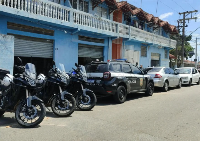 Cuidador de idosos é preso em São José dos Campos suspeito de usar cartões bancários de um idoso em compras que podem chegar a R$ 70 mil.