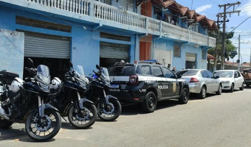 Cuidador de idosos é preso em São José dos Campos suspeito de usar cartões bancários de um idoso em compras que podem chegar a R$ 70 mil.