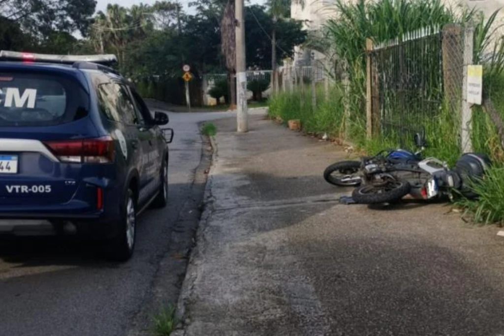 GCM recupera motocicleta furtada em frente a escola em Taubaté. Entre janeiro e setembro, corporação localizou 38 veículos na cidade.