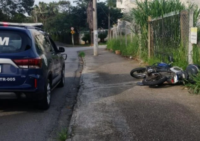 GCM recupera motocicleta furtada em frente a escola em Taubaté. Entre janeiro e setembro, corporação localizou 38 veículos na cidade.