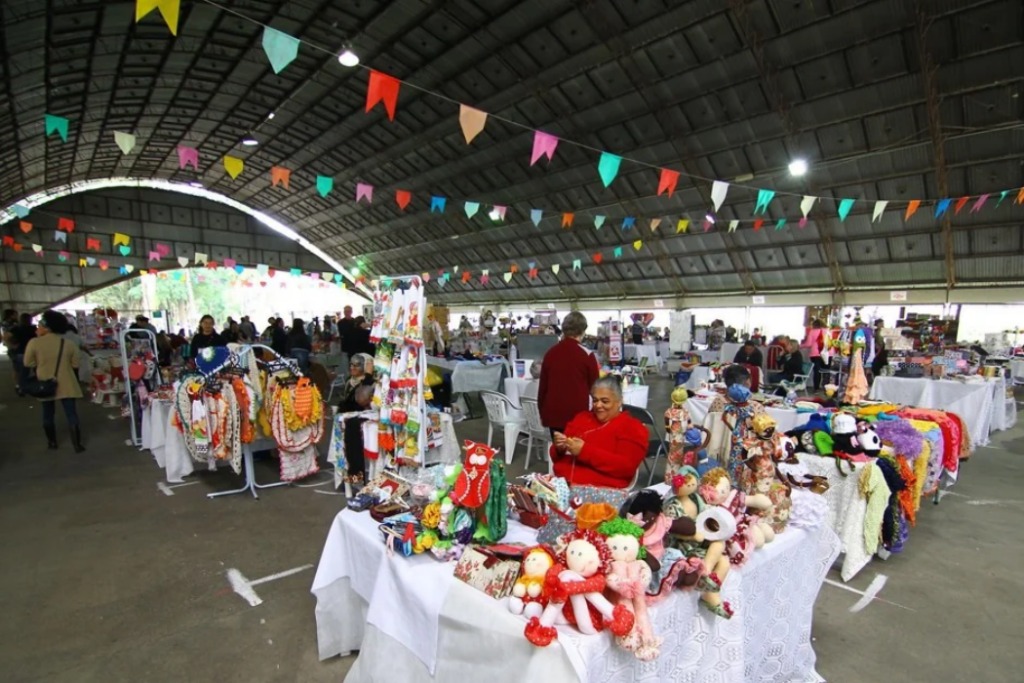 São José dos Campos abre credenciamento gratuito para artesãos participarem de feiras e eventos. Cadastro começa em 4 de novembro.