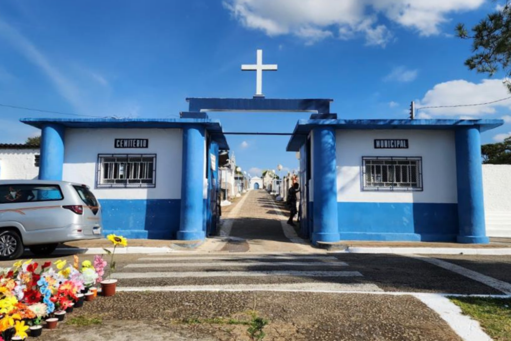 Cemitérios municipais de Taubaté terão horários especiais no feriado de Finados. Confira os horários de funcionamento e as orientações para evitar a dengue.