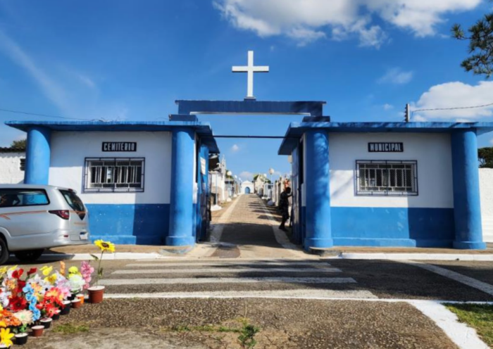 Cemitérios municipais de Taubaté terão horários especiais no feriado de Finados. Confira os horários de funcionamento e as orientações para evitar a dengue.
