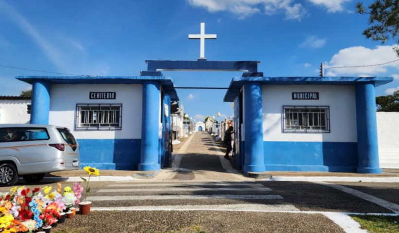 Cemitérios municipais de Taubaté terão horários especiais no feriado de Finados. Confira os horários de funcionamento e as orientações para evitar a dengue.