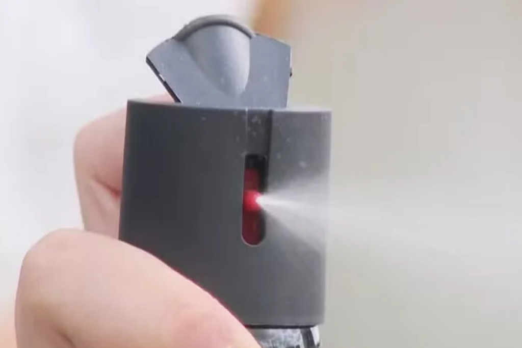 Alunos e funcionárias passaram mal após o uso de spray de pimenta em uma escola estadual de Pindamonhangaba.