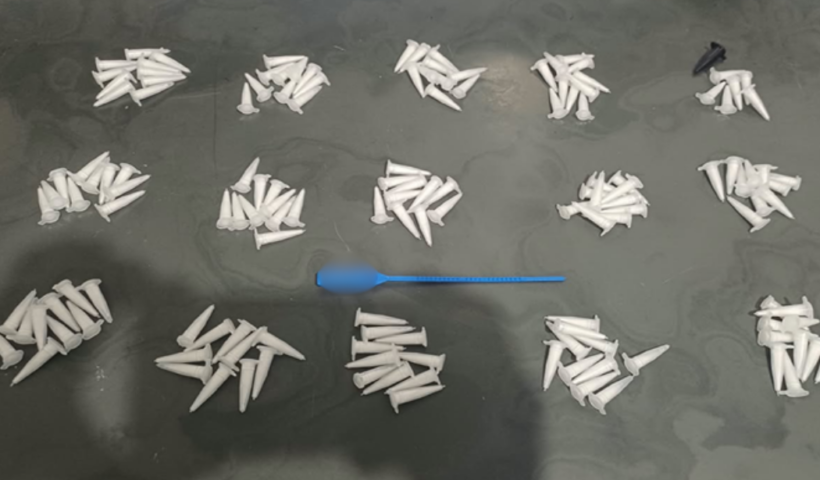 Dois homens são presos por tráfico de drogas em Aparecida após abordagem da Força Tática. Polícia apreendeu cocaína, crack e maconha.