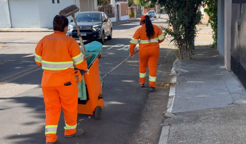 Urbam mobiliza 400 funcionários para reforçar a limpeza em São José dos Campos durante as eleições neste domingo (4).