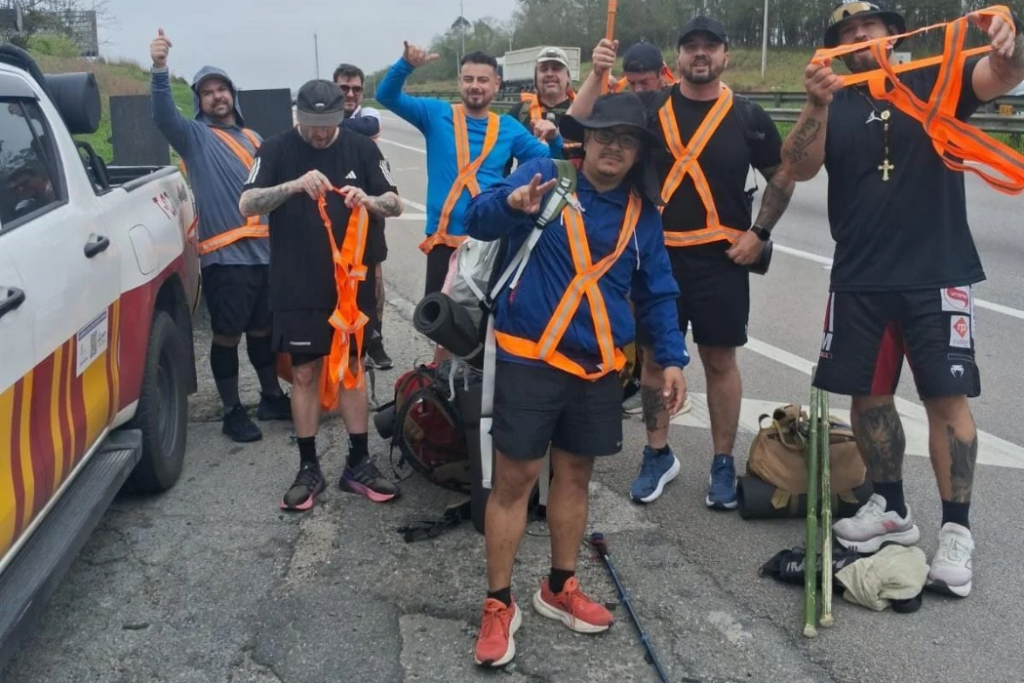 RioSP já distribuiu mais de mil coletes refletivos a romeiros que seguem pela Via Dutra rumo a Aparecida durante a Romaria Segura 2026.