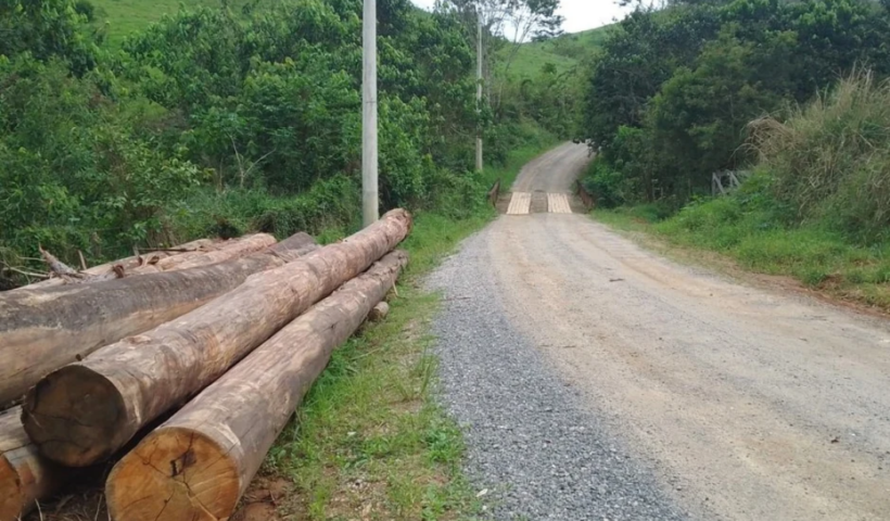 Ponte de madeira é interditada de 7 a 9 de outubro para reforma na Estrada Juca de Carvalho, em São José dos Campos.