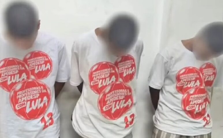VÍDEO: PM investiga denúncia de que suspeitos foram obrigados a vestir camisetas de Lula durante abordagem em SP