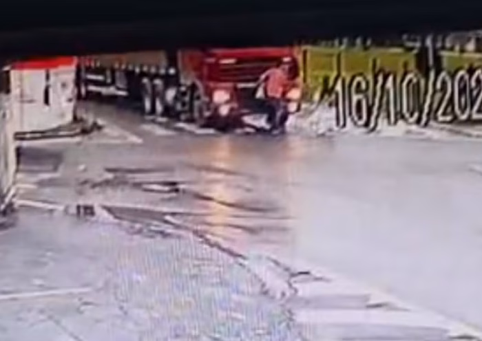 Vídeo apresentado à polícia mostra o momento do atropelamento